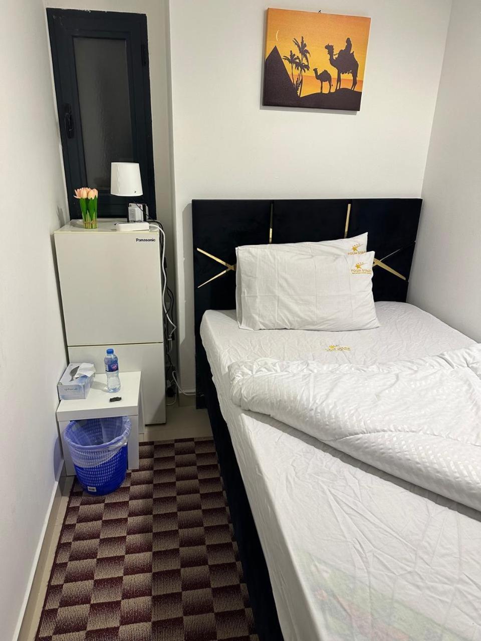 Four Stars Hostel Dubai Exterior photo