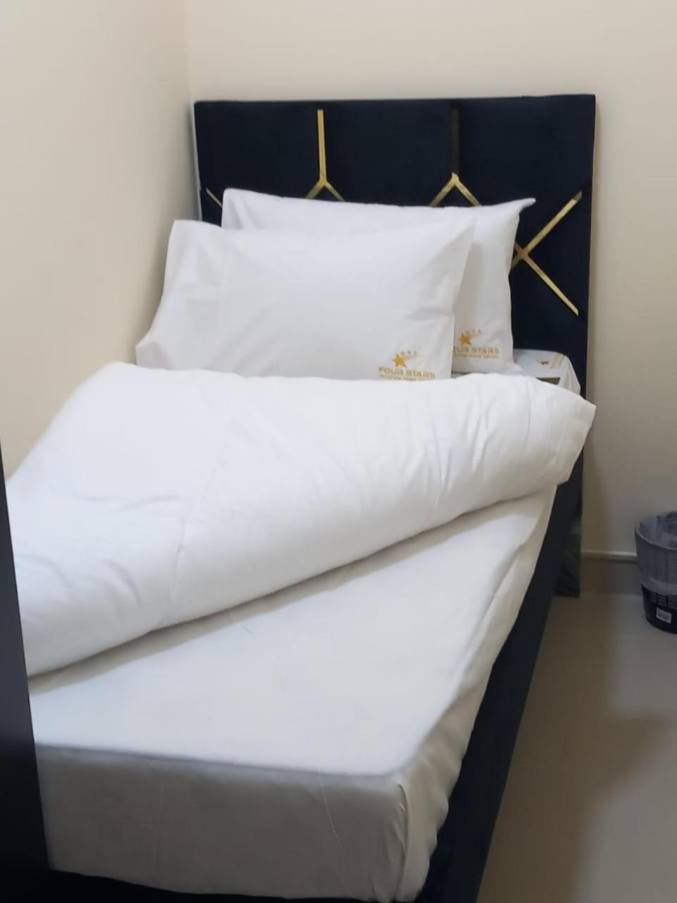 Four Stars Hostel Dubai Exterior photo